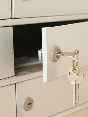 keys in a safe deposit box