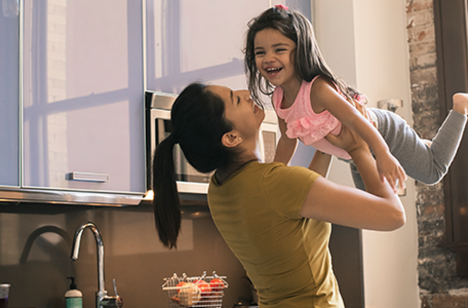 picture of a mom playing with her daughter